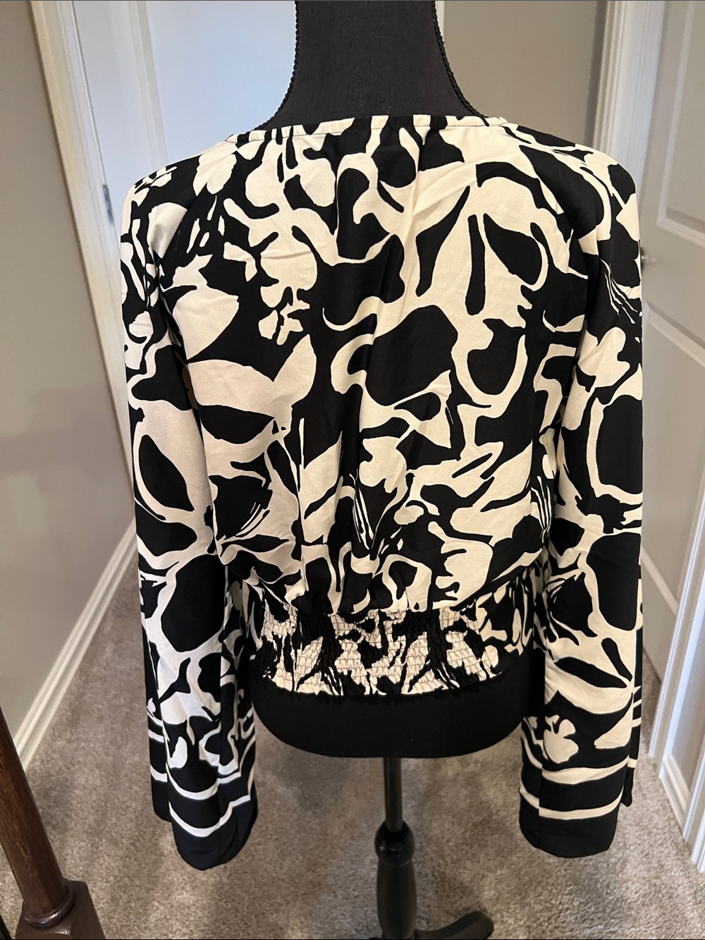 Black & White Wrap-Style Abstract Print Blouse - Picture 8 of 11